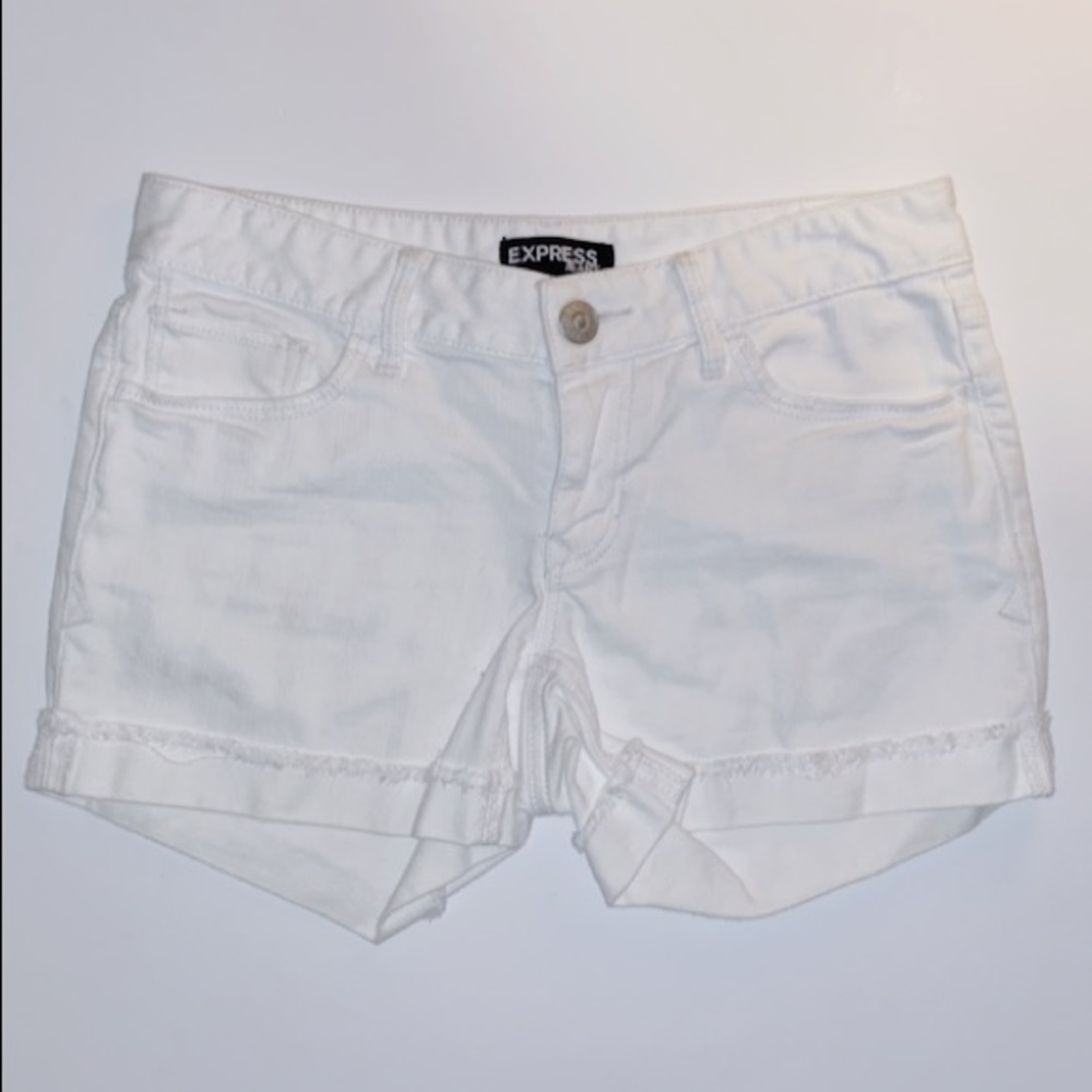 Express Jeans White shorts Size: 4
